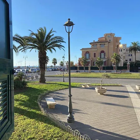 In The Heart Of Ostia, On The Rome Seafront Appartement *